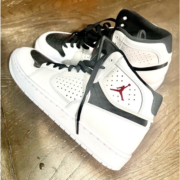 Jordan access - Picture 2 of 3